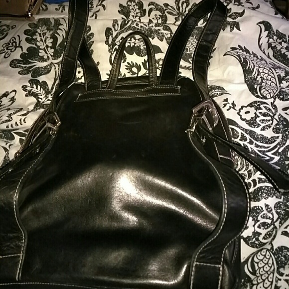 M/L 100%ALL LEATHER BLACK BACKPACK - Picture 2 of 2