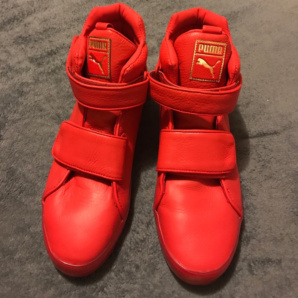 Red Puma Sneakers 🔥