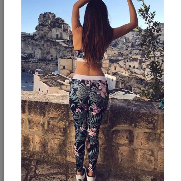 Palm tree yoga outfit - Picture 4 of 4