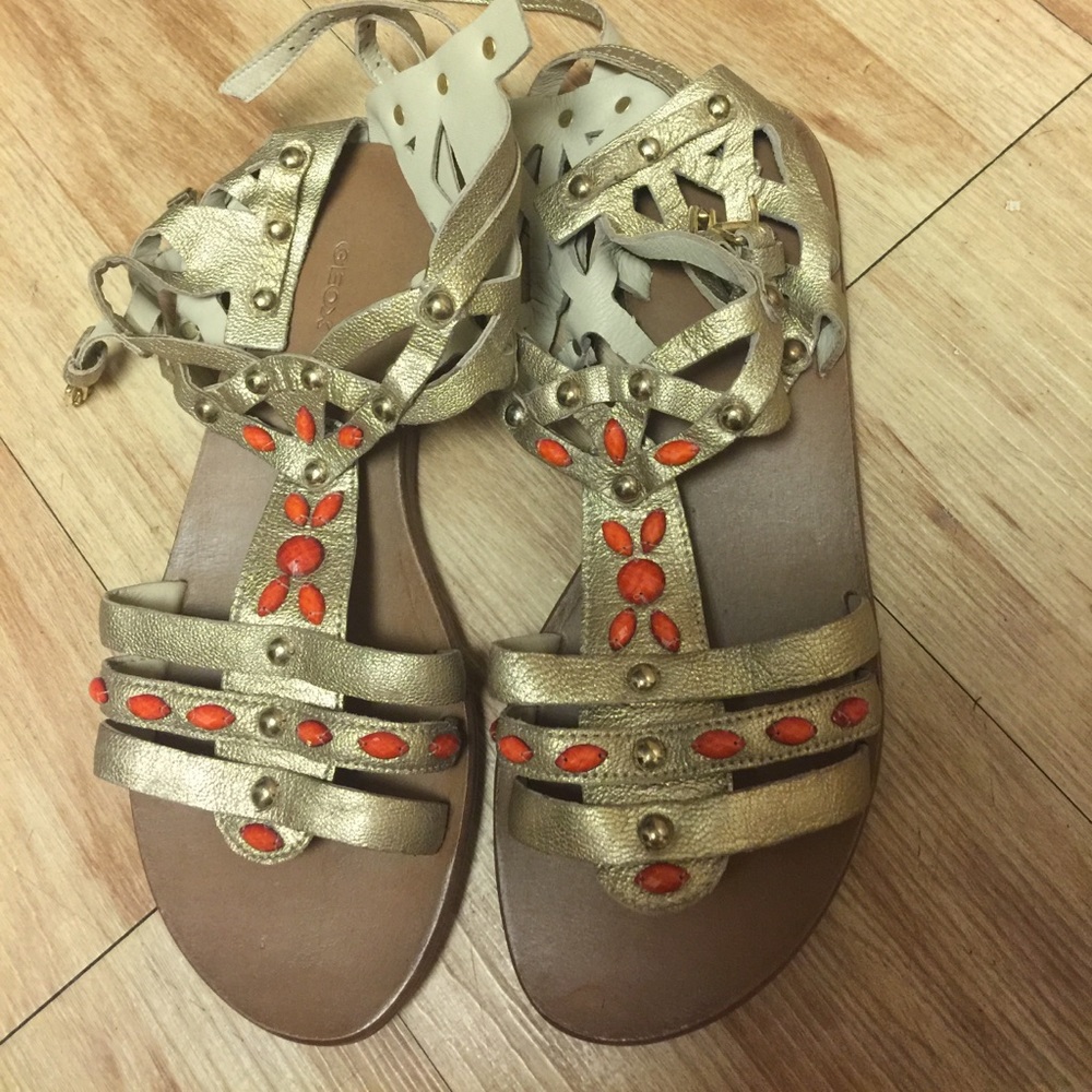 Geox gold leather sandals with gemstone 6.5 new