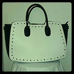 BLACK AND WHITE BAG