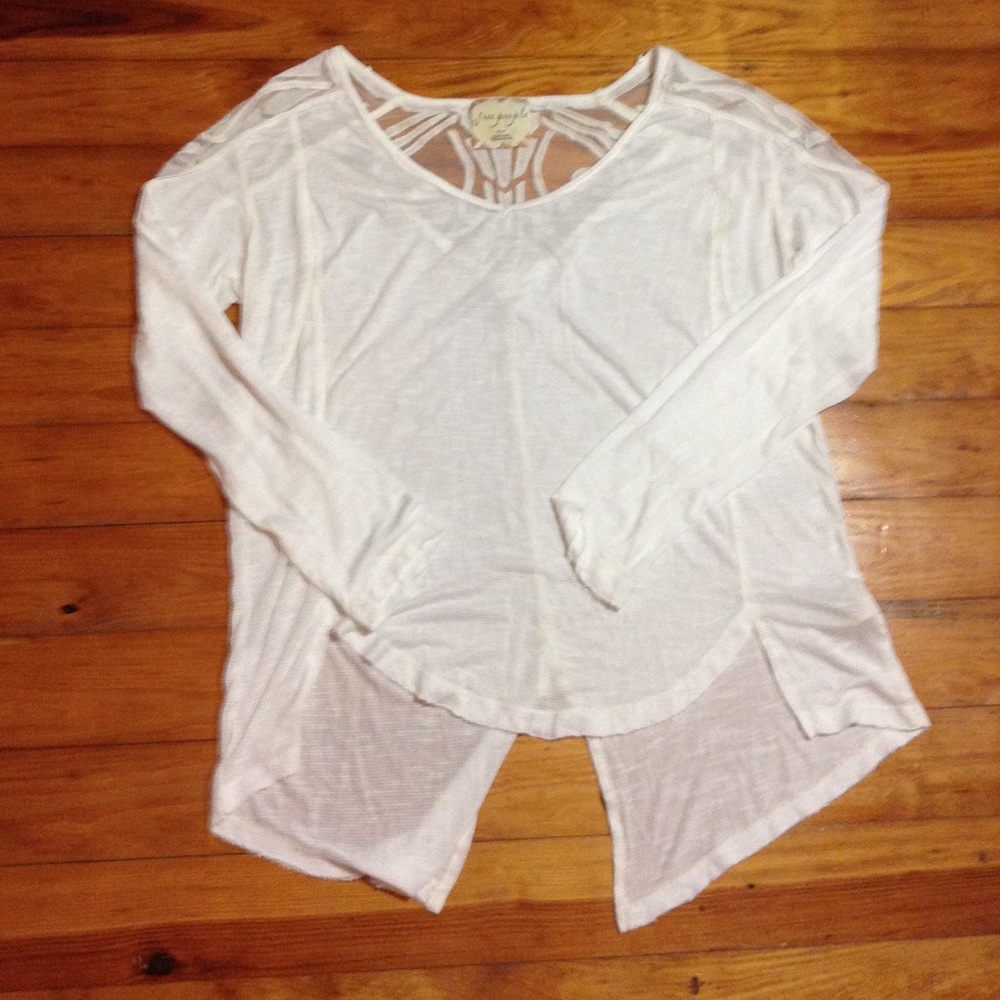 Free people Ivory flowy top 💕
