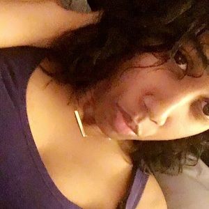 Meet your Posher, Monique