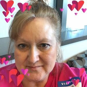 Meet your Posher, Debbie