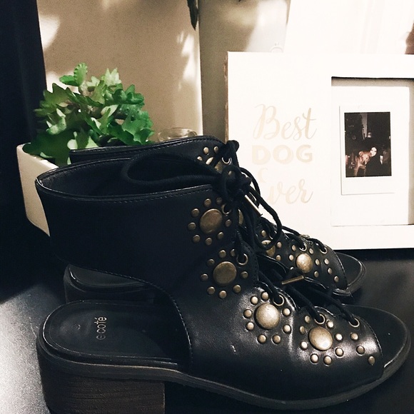 Urban Outfitters Shoes - Ecote Lace Up Sandals