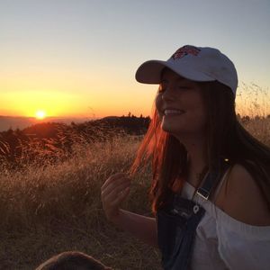 Meet your Posher, Olivia