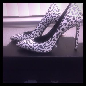 Saint Laurent babycat pump