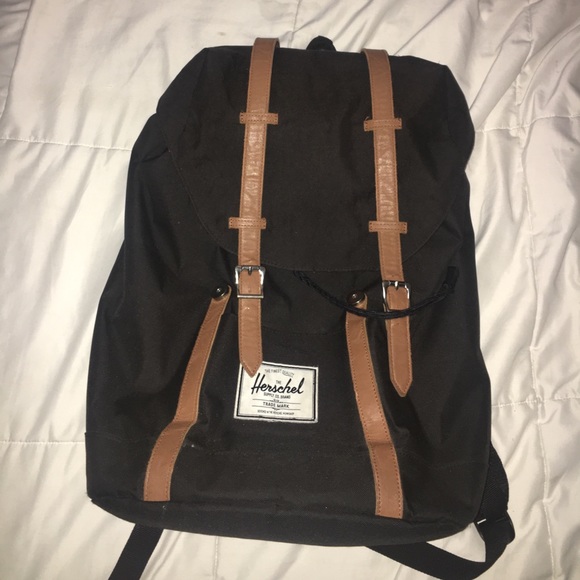 Herschel Supply Company Handbags - USED Herschel retreat backpack.