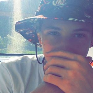 Meet your Posher, Hunter