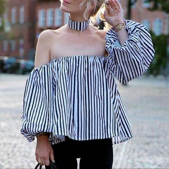Black & White Off Shoulder Blouse - Picture 3 of 4