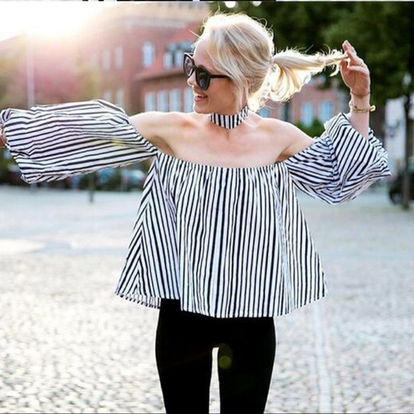Black & White Off Shoulder Blouse - Picture 4 of 4