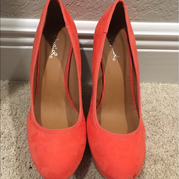 Shoes - Picture 2 of 3