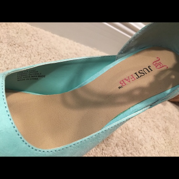 Shoes - Picture 3 of 5