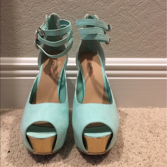 Shoes - Picture 5 of 5