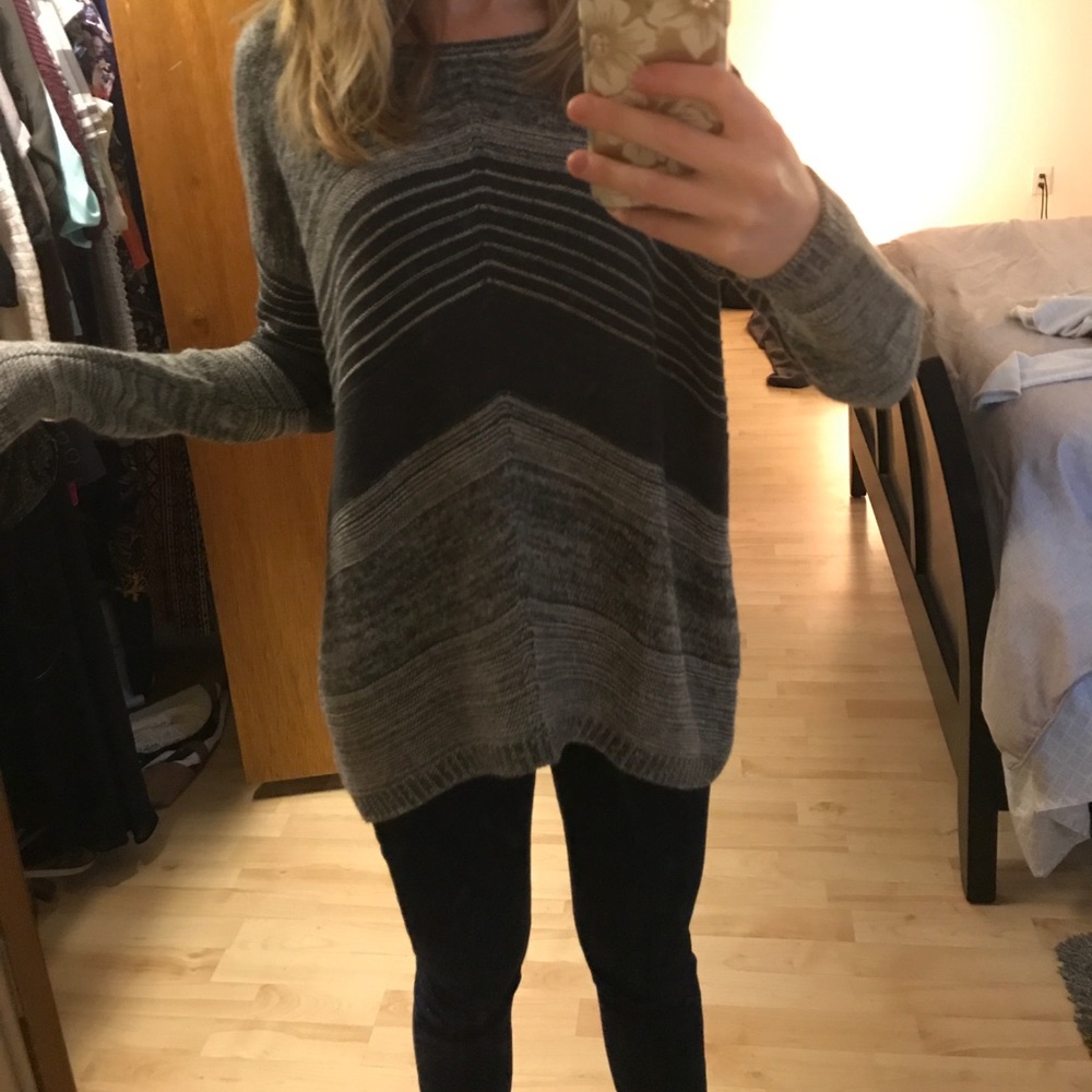❌SOLD❌Comfy XS Grey Express sweater
