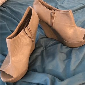Pre-loved Open toed booties