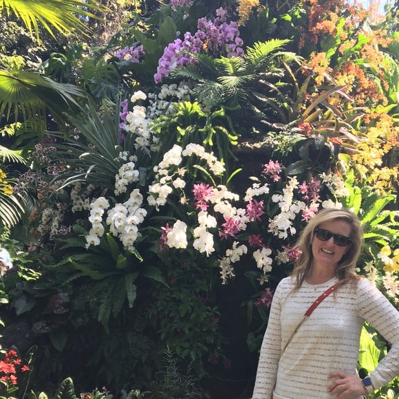 Meet your Posher, Stephanie - Picture 2 of 2