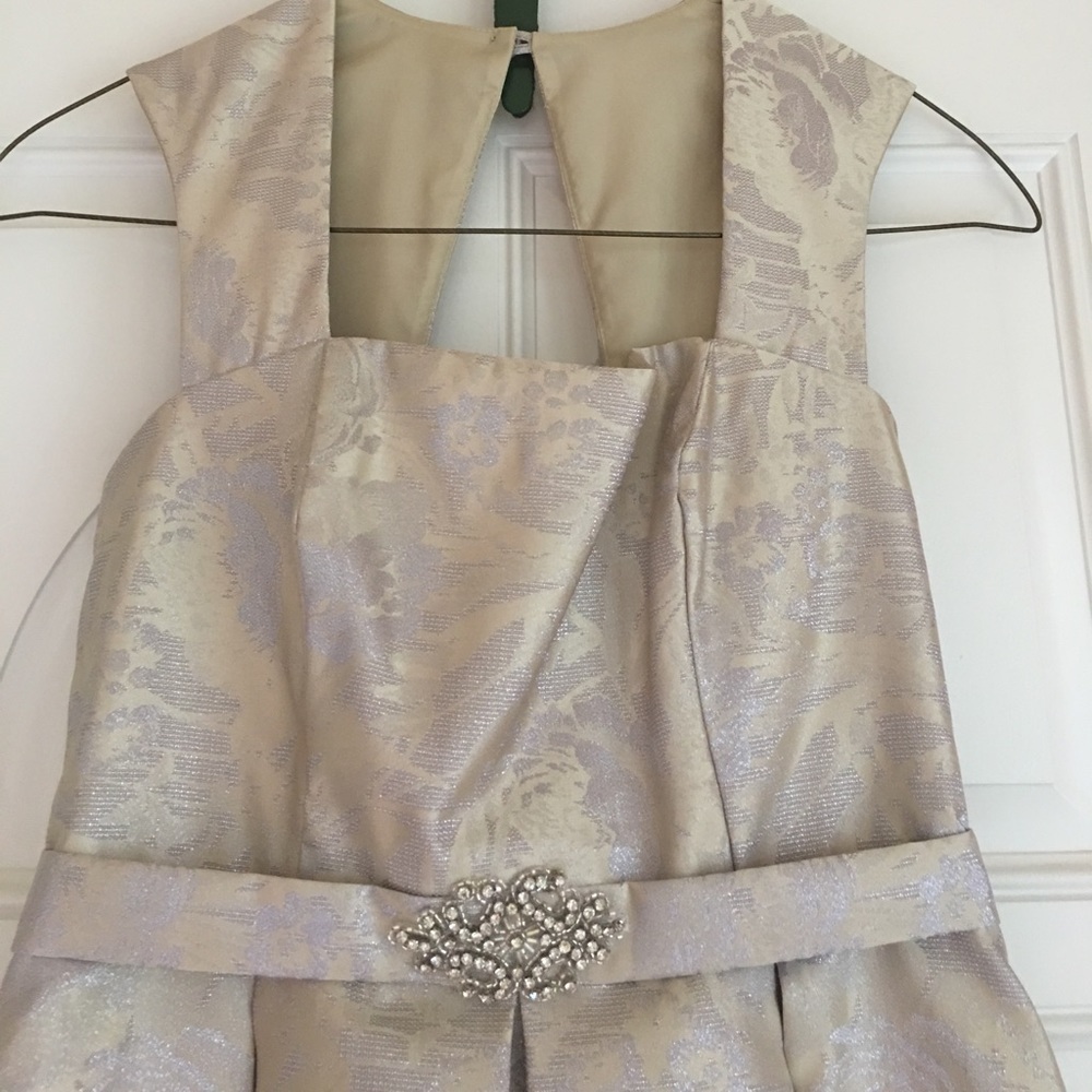 Elegant dress - Picture 2 of 5