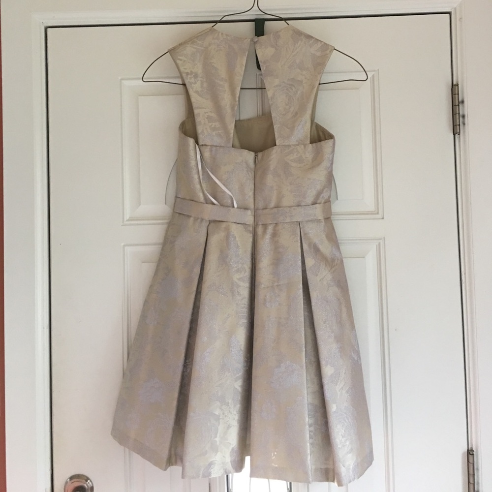 Elegant dress - Picture 3 of 5