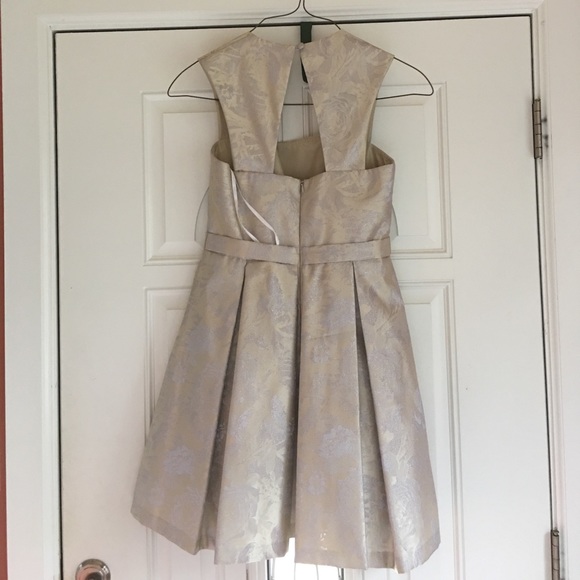 Elegant dress - Picture 3 of 5