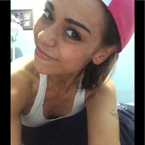 Meet your Posher, Arielle