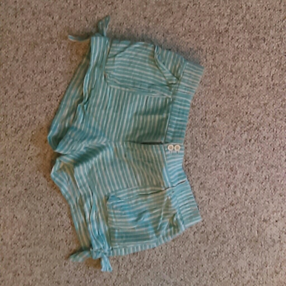 Striped cotton shorts