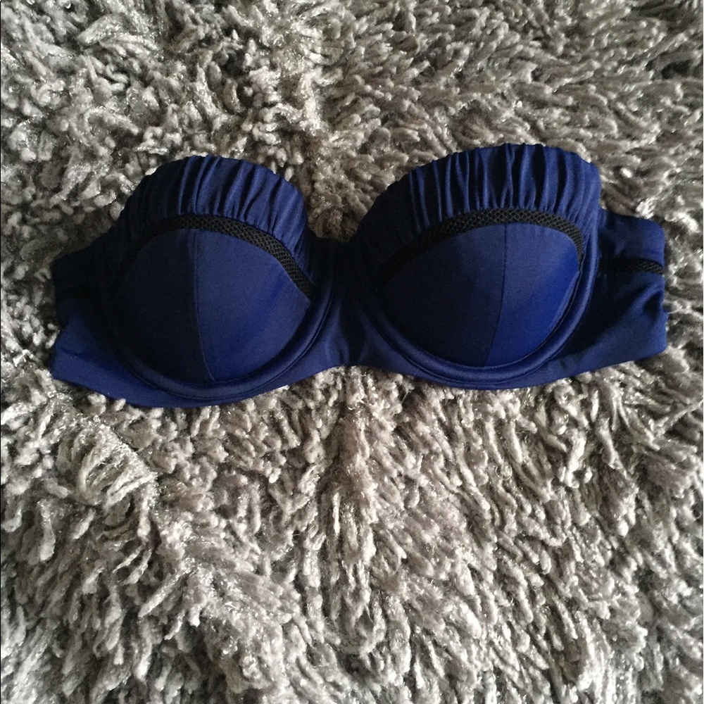 VS Strapless Swimsuit Top