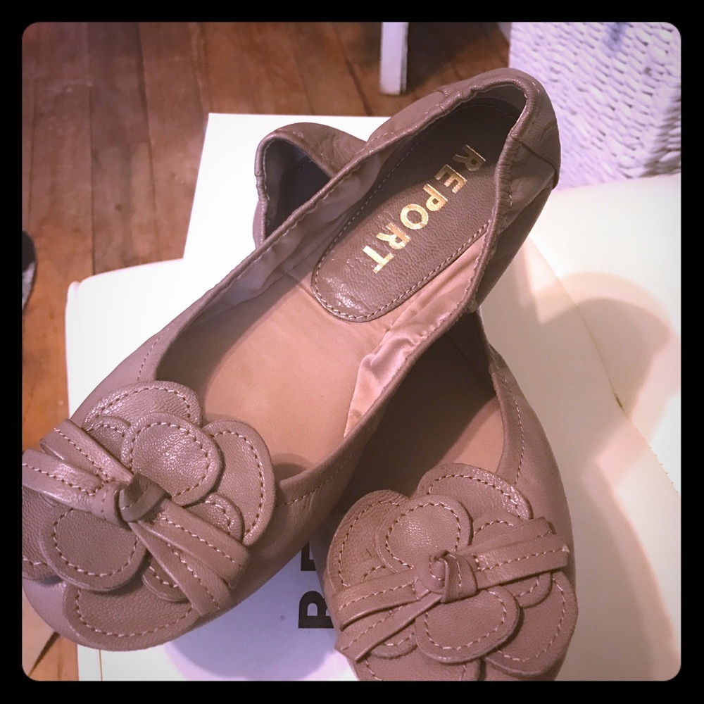 Report tan ballerina flats