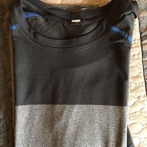 Lululemon men's Metal Vent black and gray shirt XL