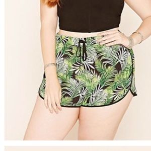 🎈NWT🎈Forever21 plus size palm tree shorts