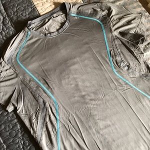 Lululemon men's Metal Vent gray tee, XL