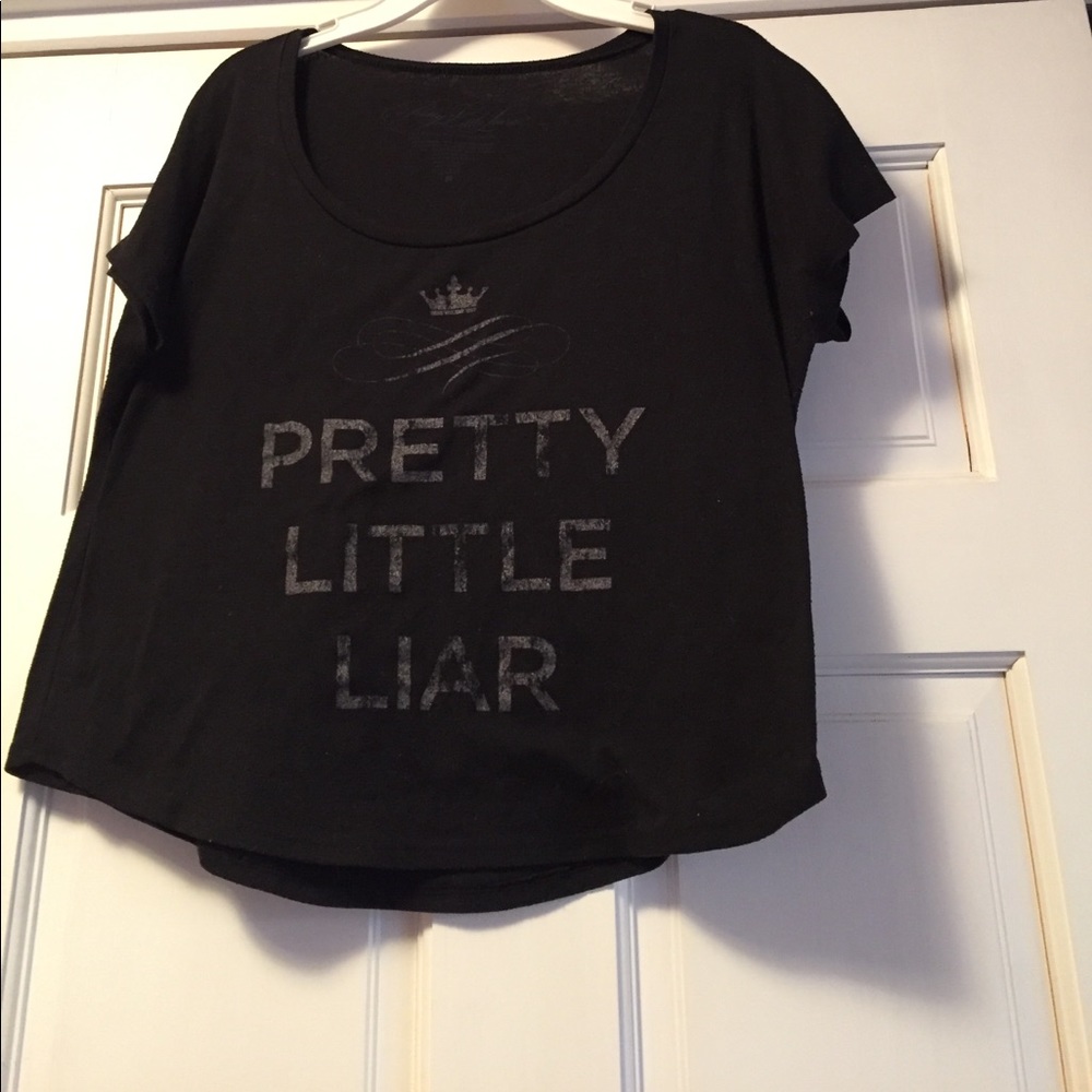Any PLL FANS?? 💋💄👣