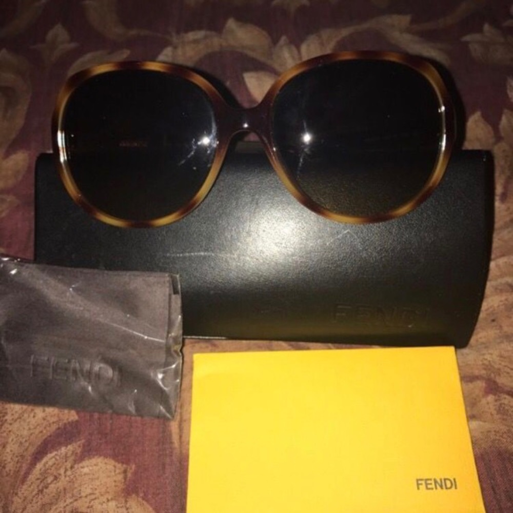 Tortoise Fendi shades