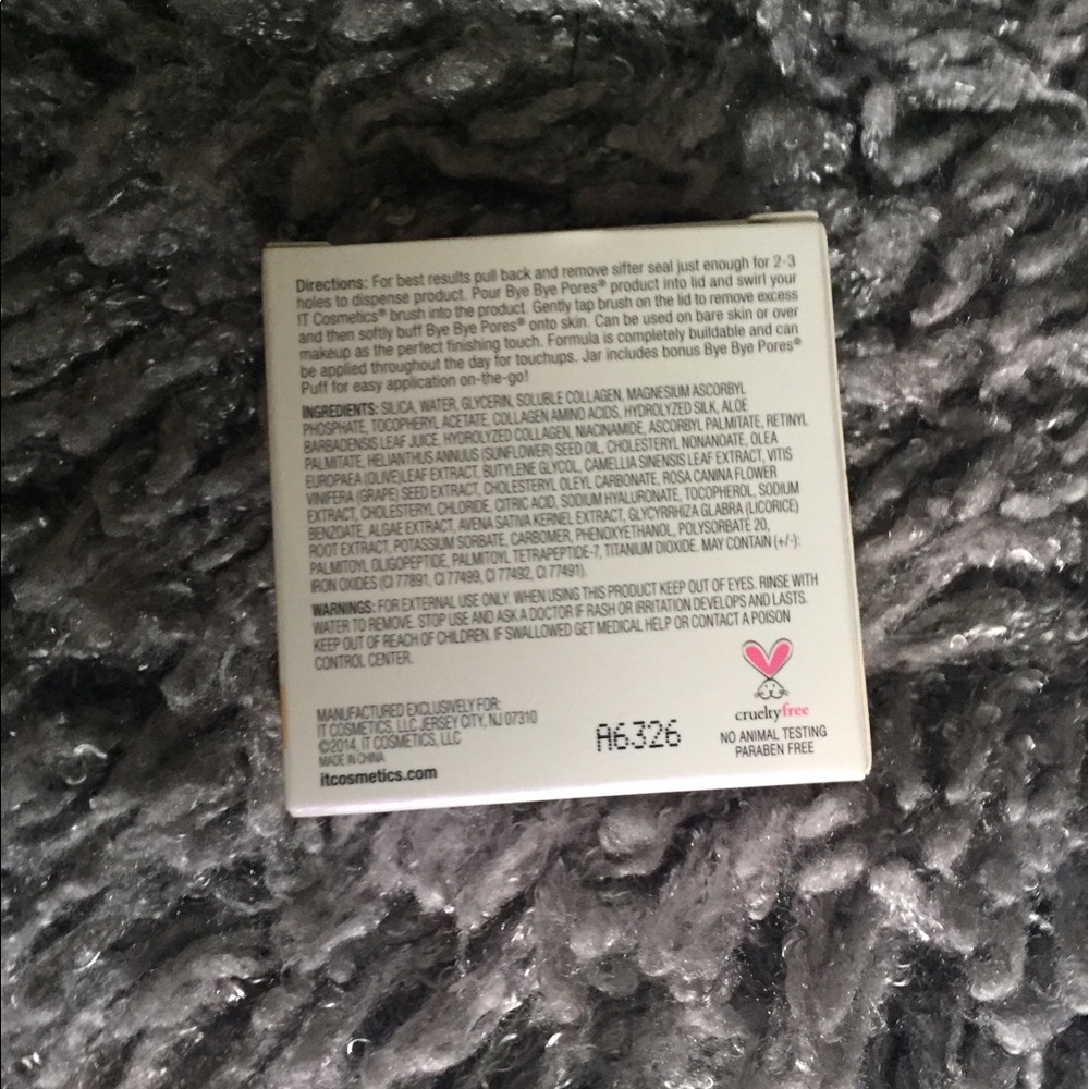 IT Cosmetics Face Powder - Picture 2 of 3