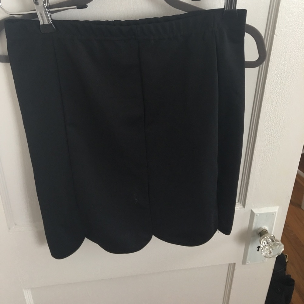 Boohoo scallop trim skirt