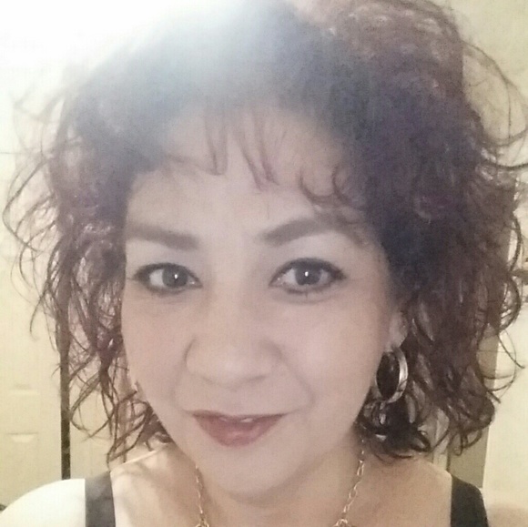 Meet your Posher, Darlene - Picture 1 of 1