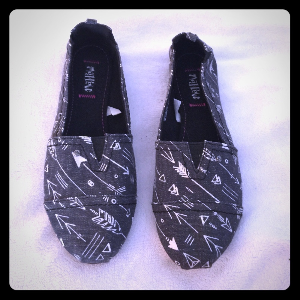 Target Arrow Flats NWOT