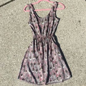 Cute feather printed dress.