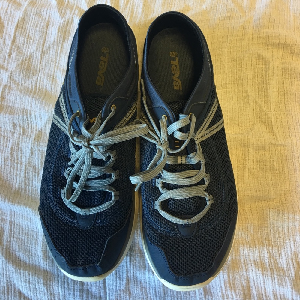 Teva shoes size 10.5