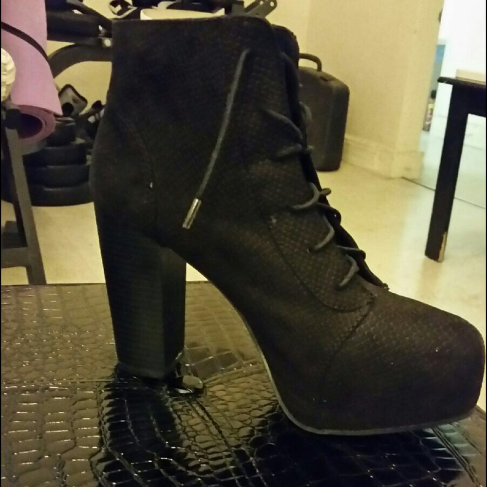 lace tie boots brand new