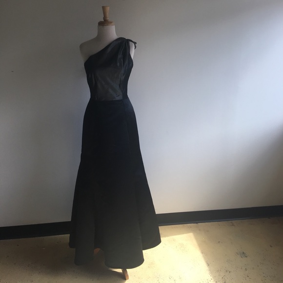 One of a kind, custom made formal gown - Picture 1 of 6