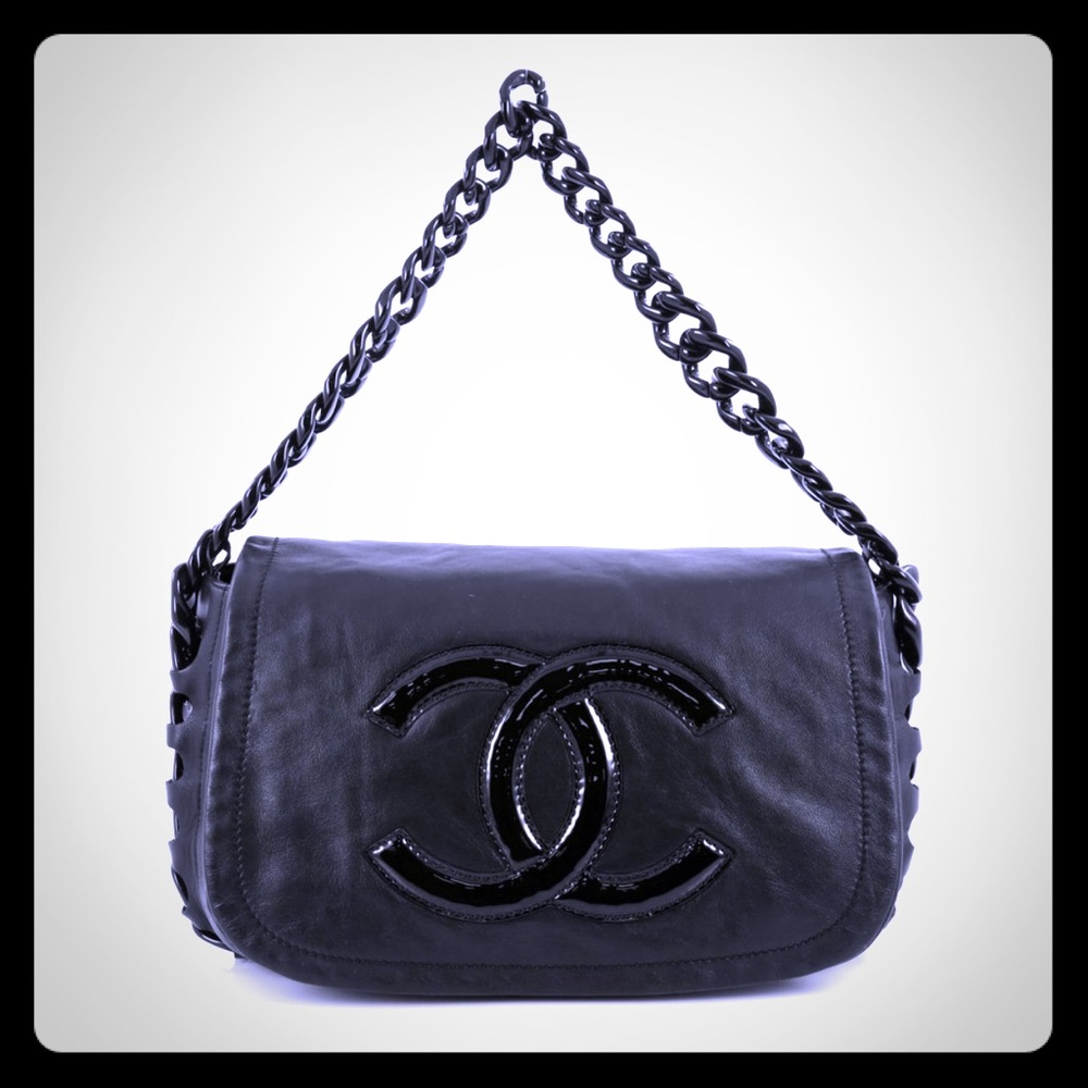 Sold 🖤🖤Chanel Modern Resin Chain Black Bag 🖤🖤