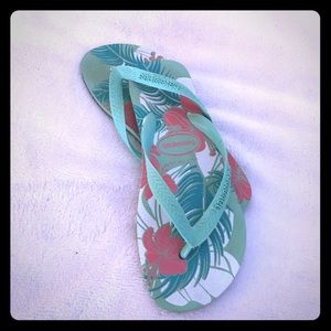 Floral Havianas
