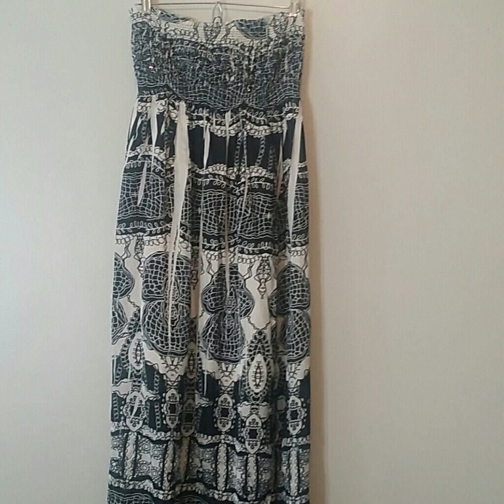 🐝Beautiful Embellished Maxi🐝