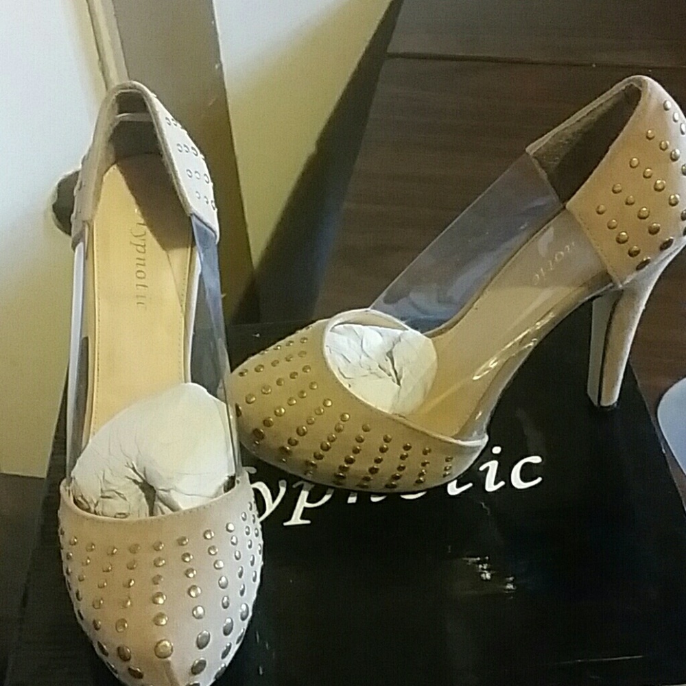 Tuape heels