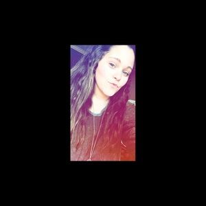 Meet your Posher, Claire