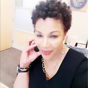 Meet your Posher, Connie