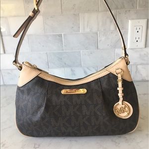 Michael Kors Jet Set Signature Medium Shoulder Bag