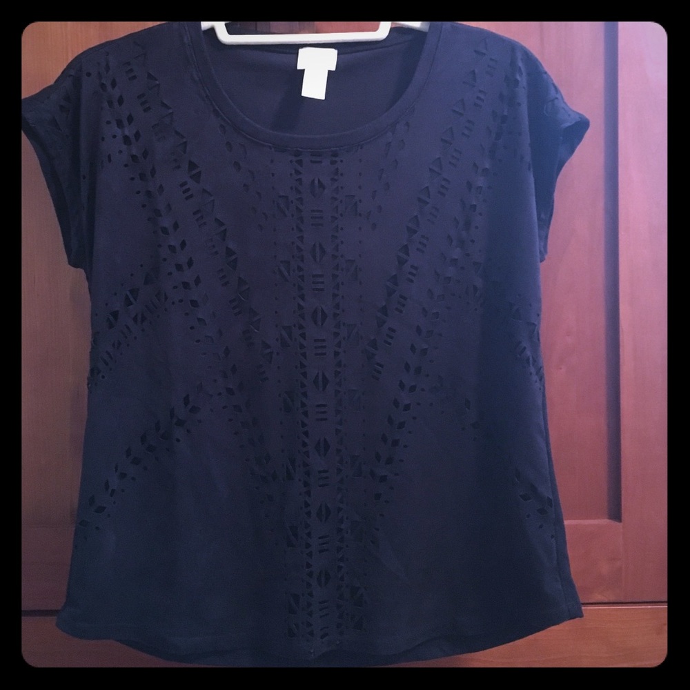 Chicos laser cut dark navy top. Petite Chicos 0