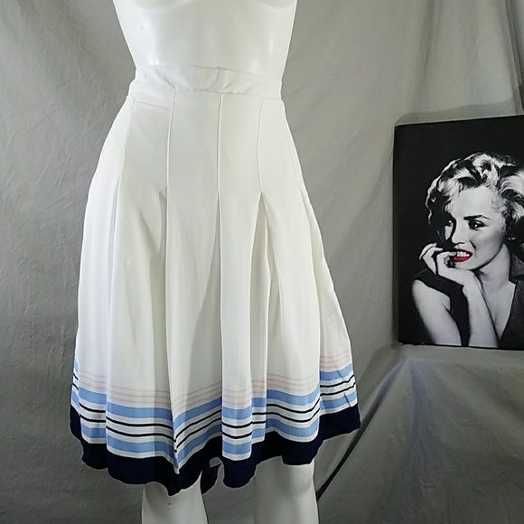 Old Navy Dresses & Skirts - New with tag Pleated Skirt